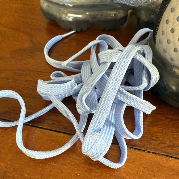 Nike Women’s VaporMax Flyknit 2 AirMax Sneakers in Aluminum, size 10 - Picture 9 of 10